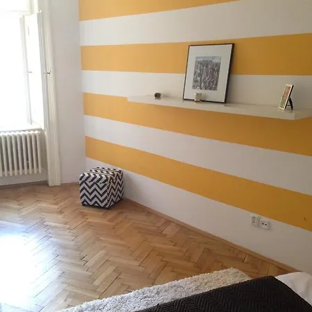 Apartment Charming Apt W Balcony Old Town Prague